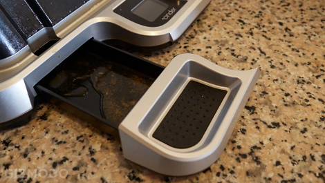 It’s super easy to clean. Rinse the gunk out of the tray and wipe the plates down with a sponge. Done.